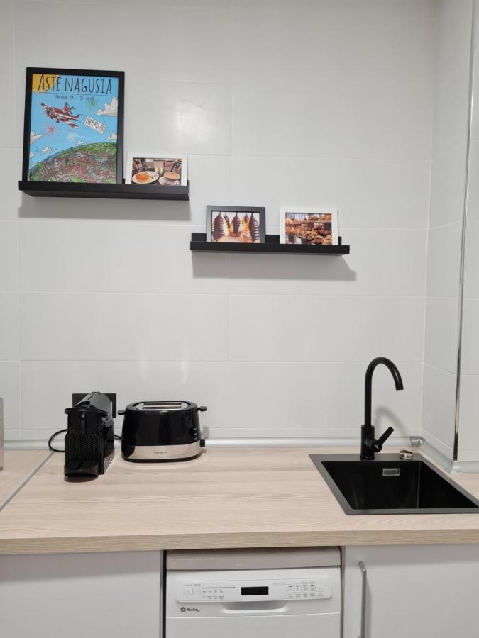 Ayuntamiento Parking Gratis. Auto Check-In. Apartment Bilbao Exterior foto